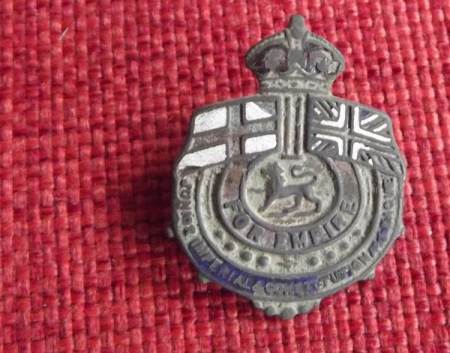 Almost inevitably, wearers of this badge were known as Junior Imps!
